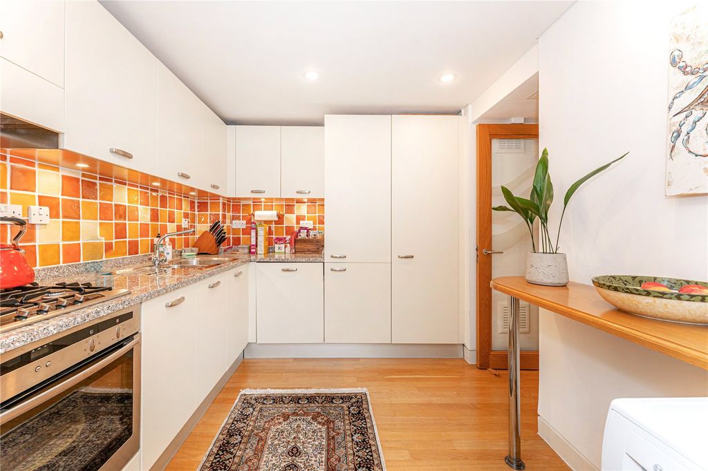 Property photo 2 of 9 Picture No. 23