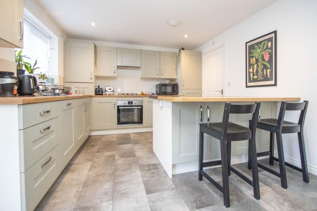 Property photo 3 of 12 Photograph 3