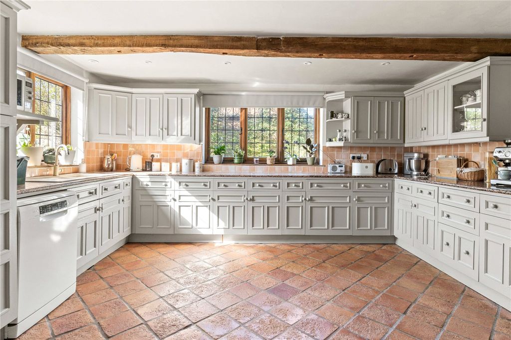 Property photo 2 of 37 Picture No. 06