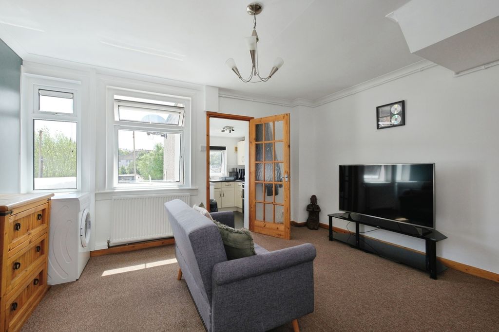 Property photo 3 of 15 Pbox-Img.Jpg