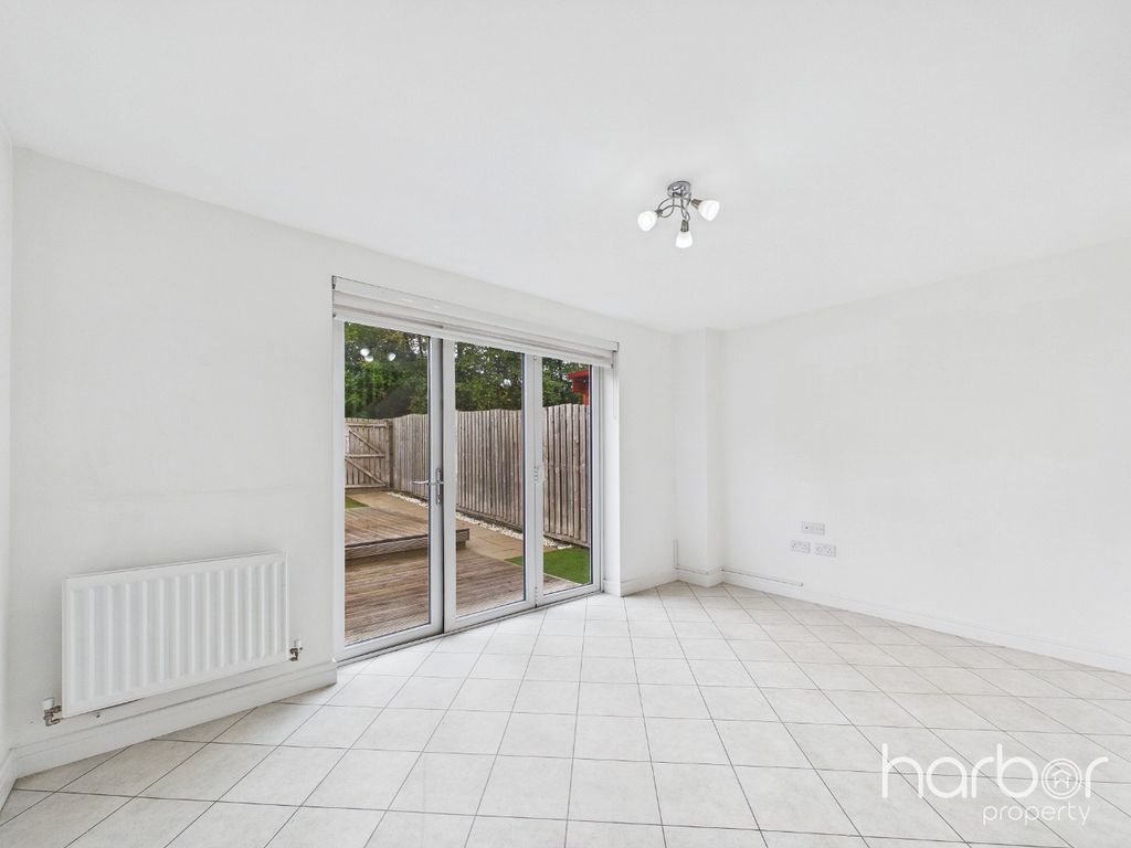 Property photo 2 of 14 5503983