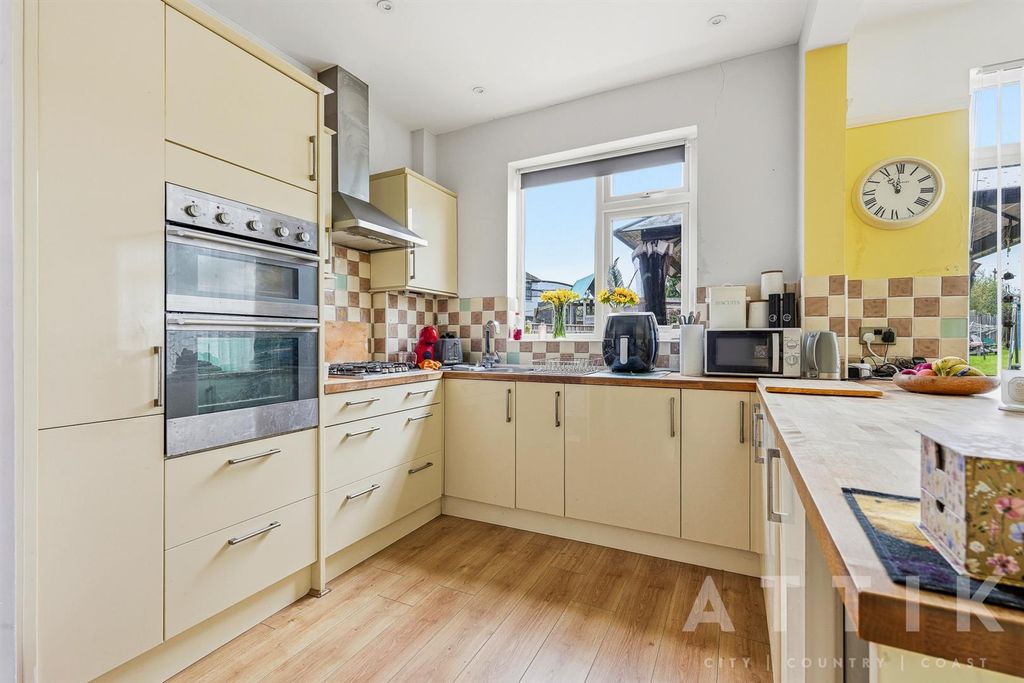 Property photo 3 of 30 3.Jpg