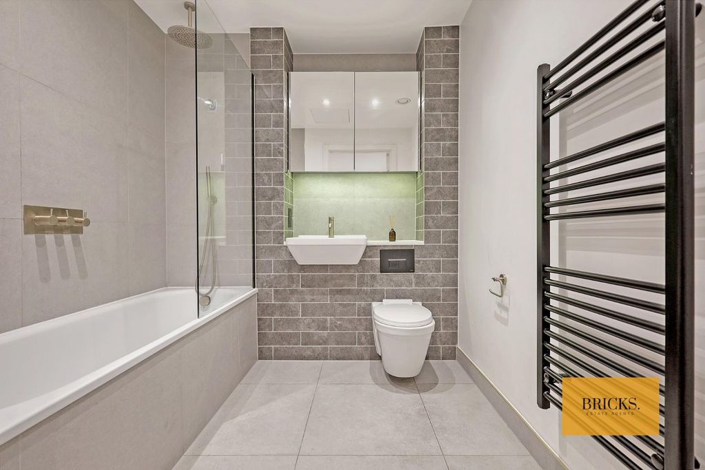 Property photo 3 of 25