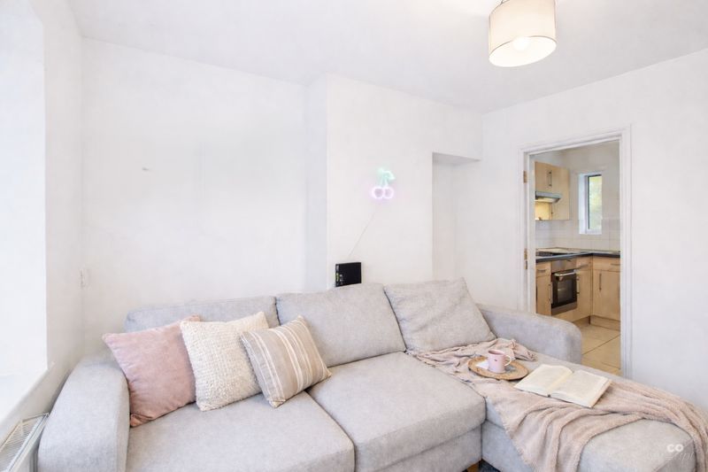 Property photo 2 of 10 Photo 11