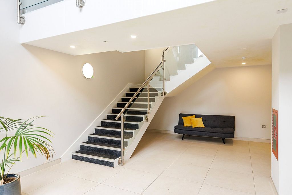 Additional image 17 of 3 bed flat for saleEpsom Road, Guildford, Surrey GU1