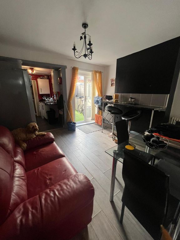 Property photo 3 of 8