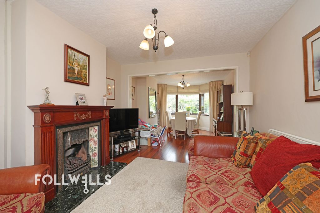 Property photo 2 of 28