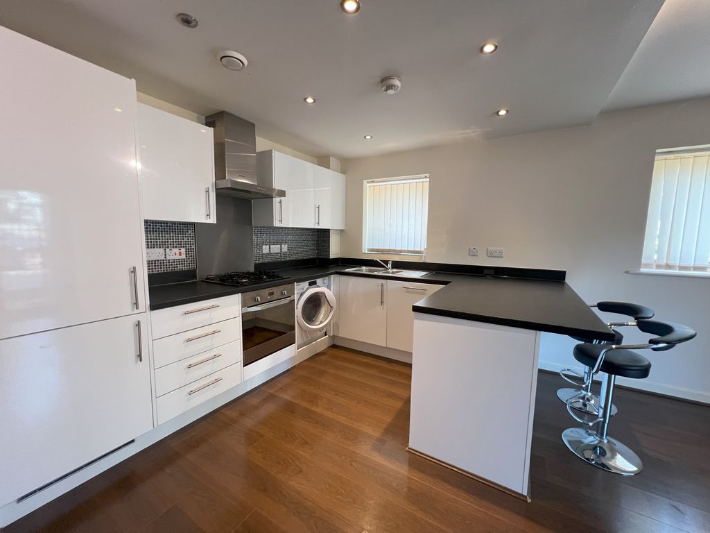 Property photo 1 of 8 Flat 4 , Canterbury Court, 981 Harrow Road, Ha0 2Sf