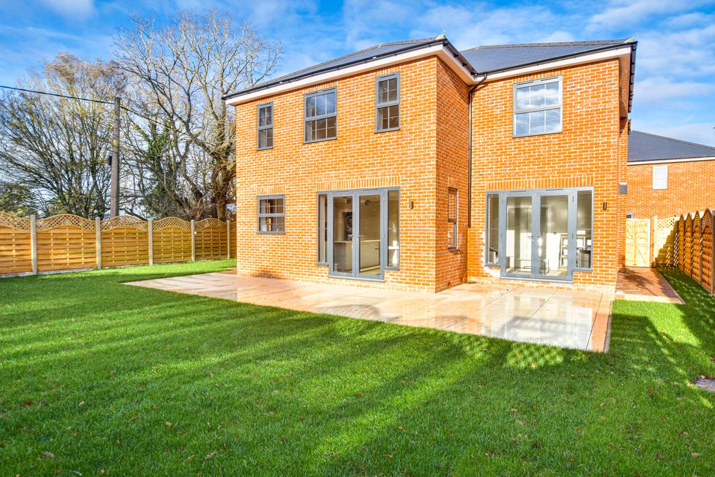 Property photo 2 of 37 Dsc_0007-Dsc_0009