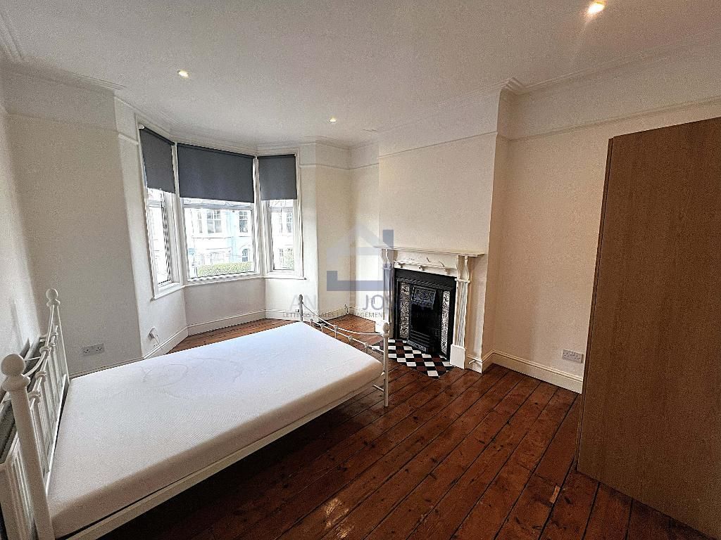 Property photo 3 of 8 Photo 3