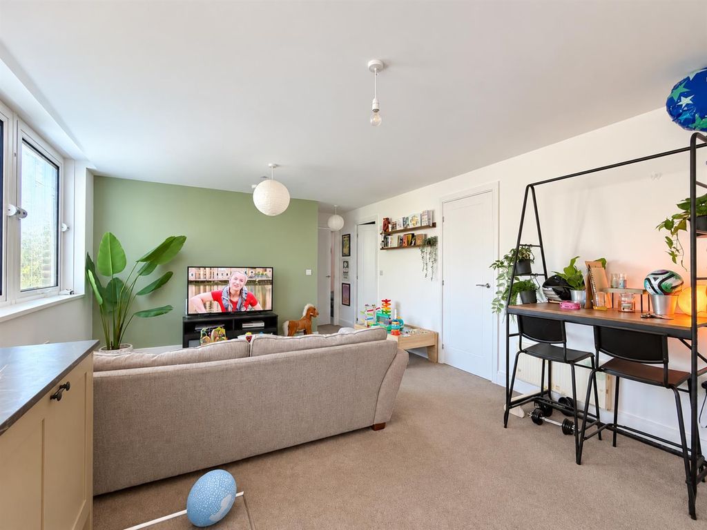 Property photo 3 of 14