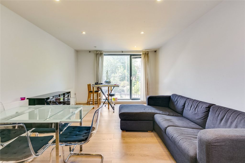 Property photo 2 of 9