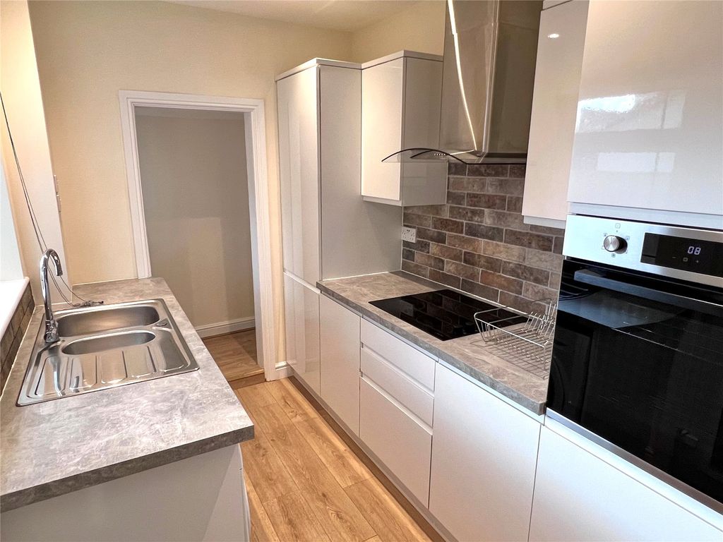 Property photo 2 of 10 Picture No. 06