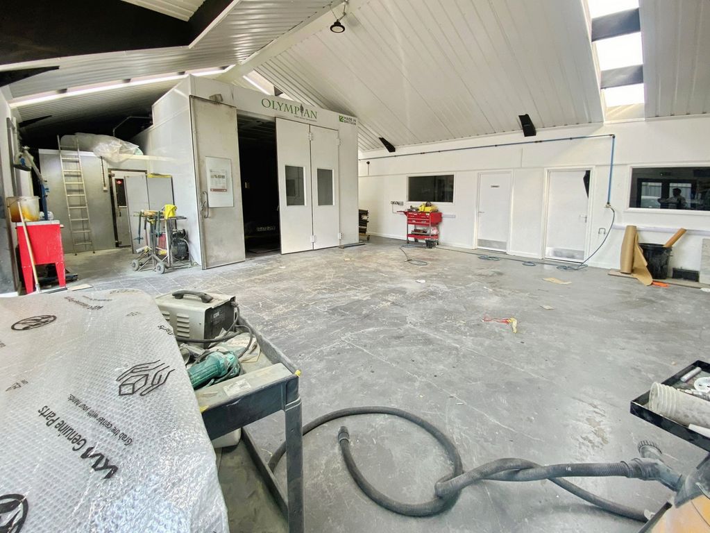 Property photo 3 of 18