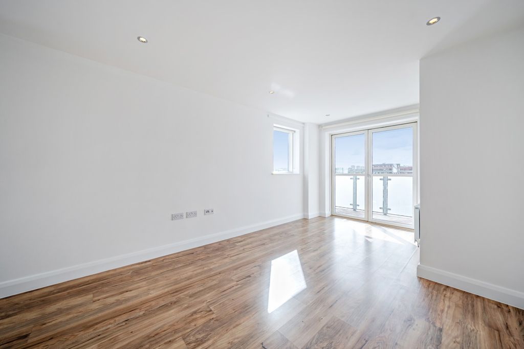 Property photo 2 of 12 1511691-9-1A02524...