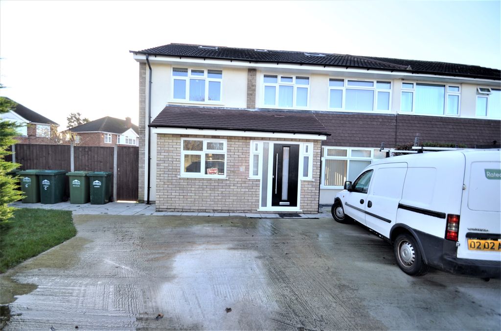 Property photo 1 of 6 1 Russell