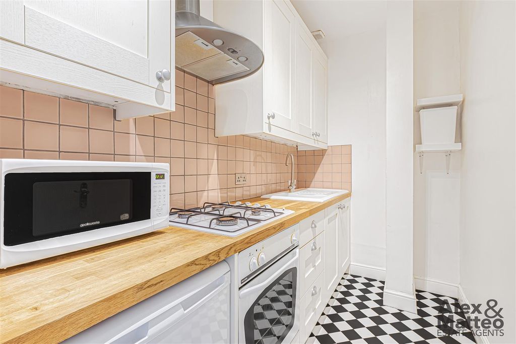 Property photo 3 of 8 Lewisham Way