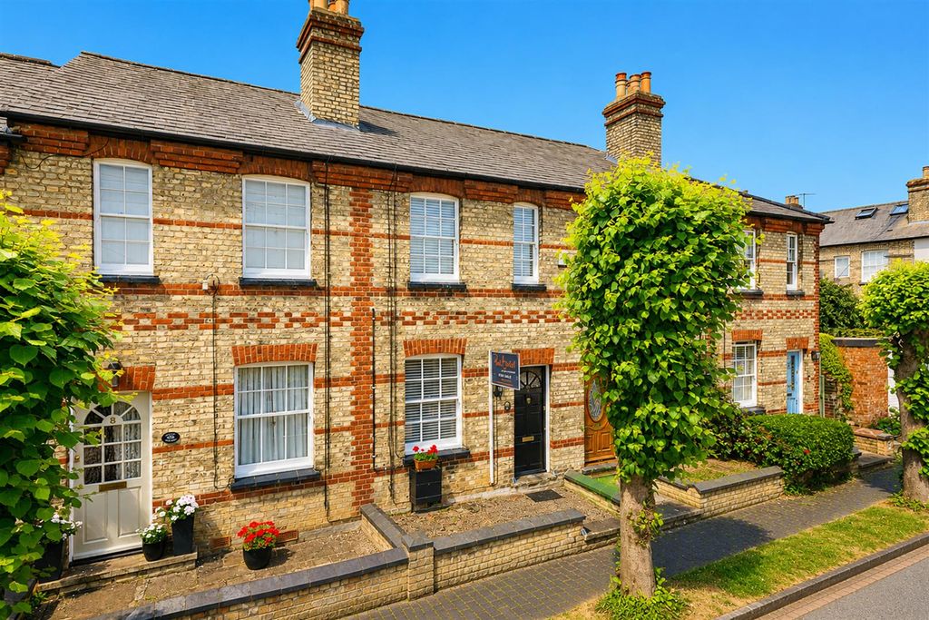 Property photo 1 of 15 6-Oster-Street-1017.Jpg