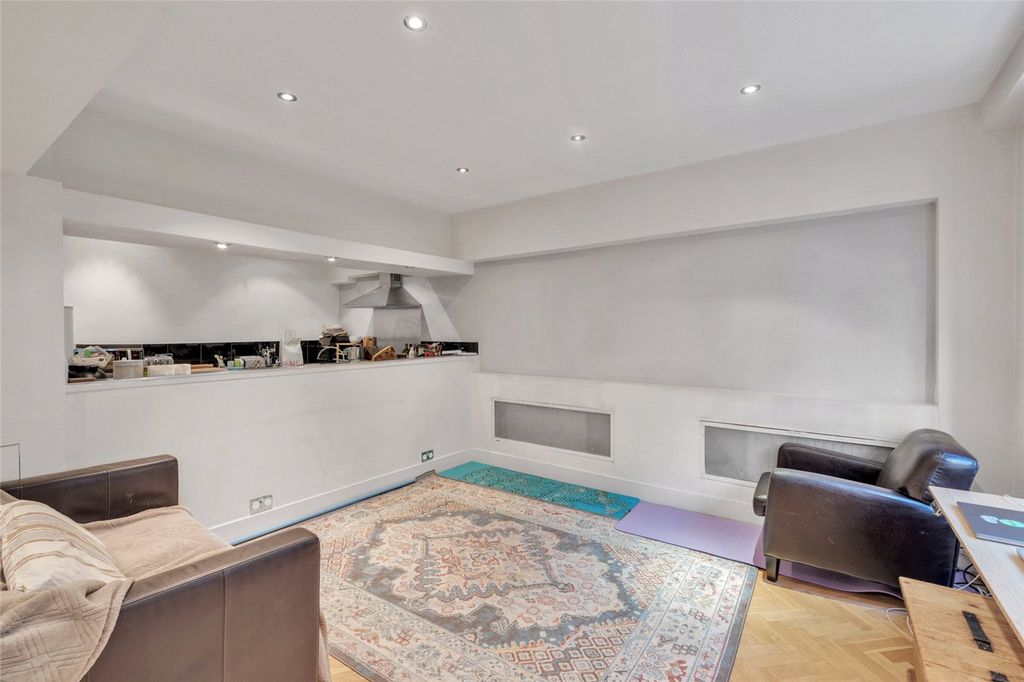 Property photo 2 of 21 Picture No. 04