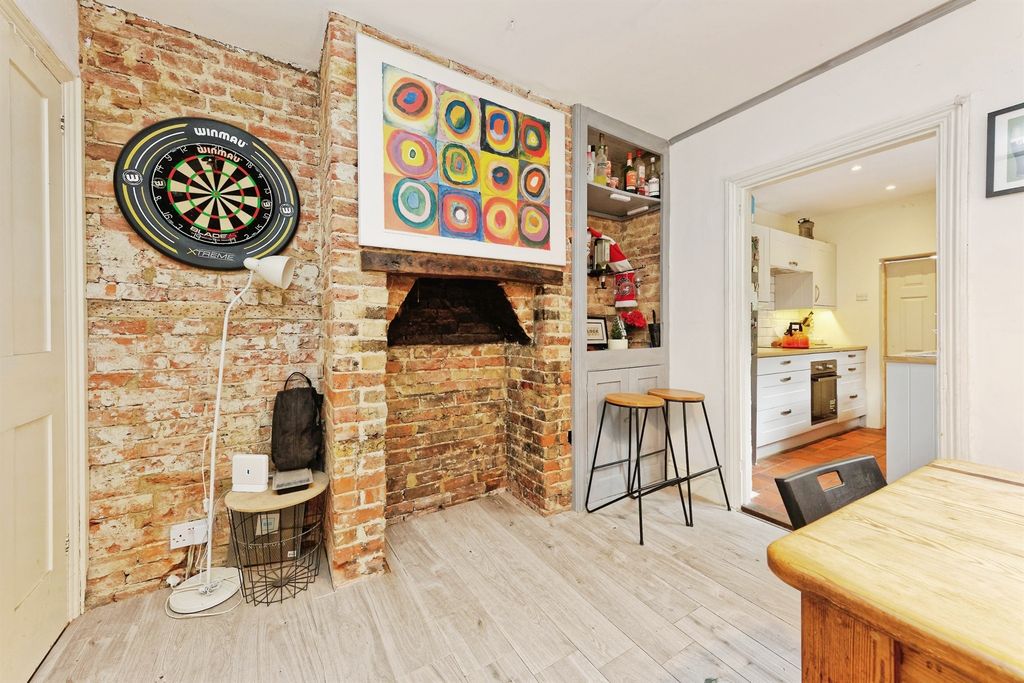 Property photo 3 of 13