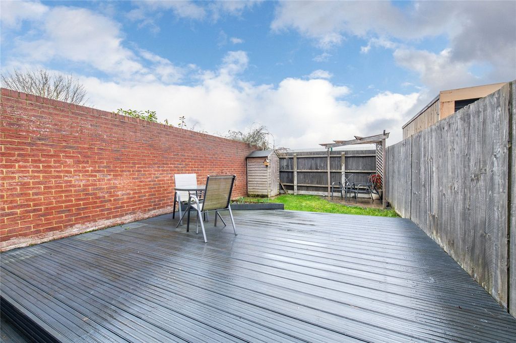 Property photo 2 of 19 Picture No. 12