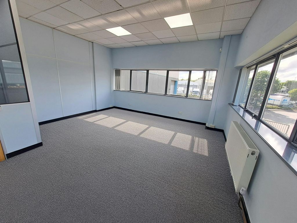 Property photo 3 of 15 1000012330.Jpg