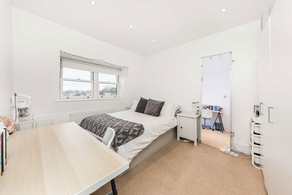 Property photo 1 of 5