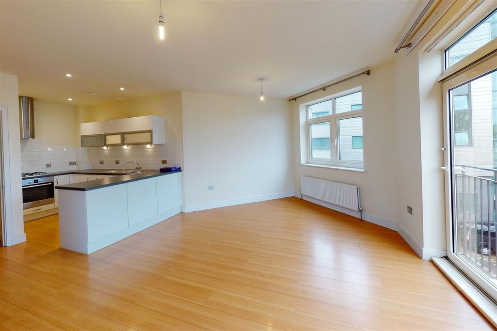 Property photo 2 of 8 Reception Room