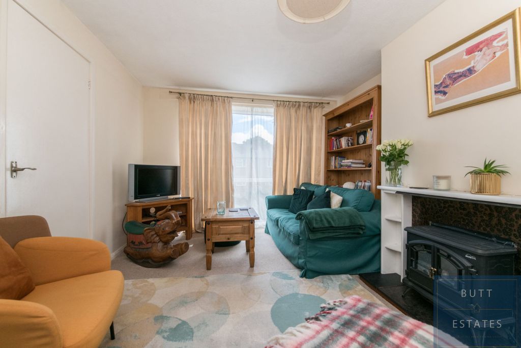 Property photo 2 of 12