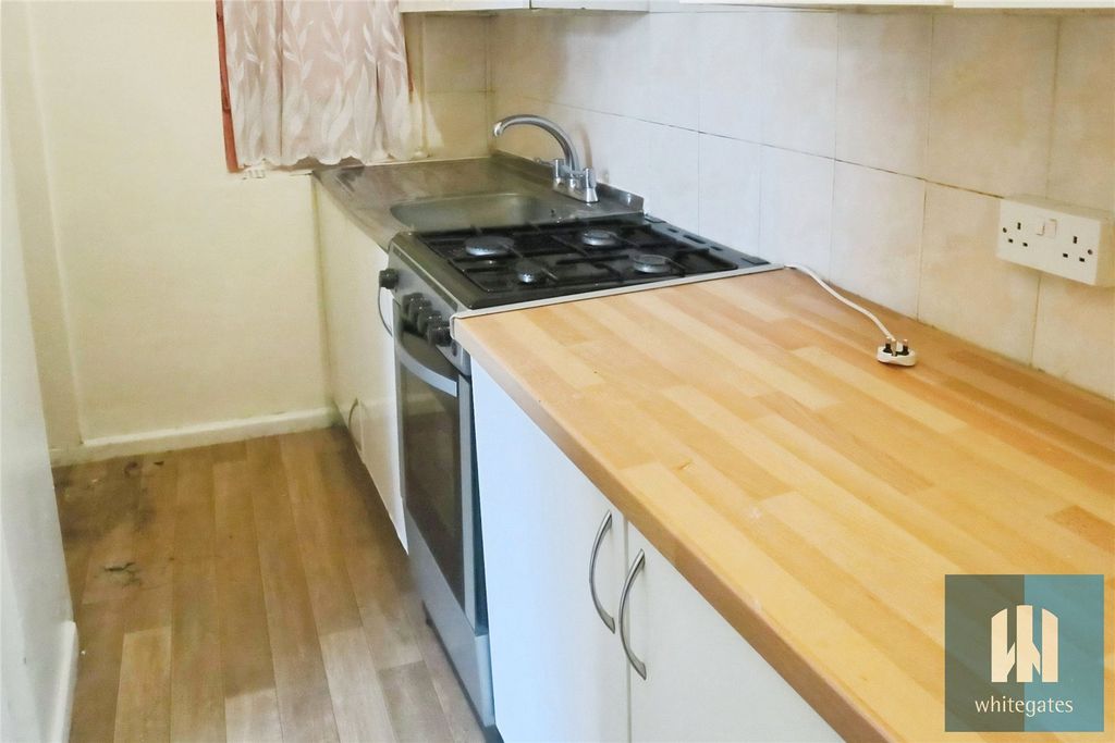 Property photo 2 of 7 Picture No. 15