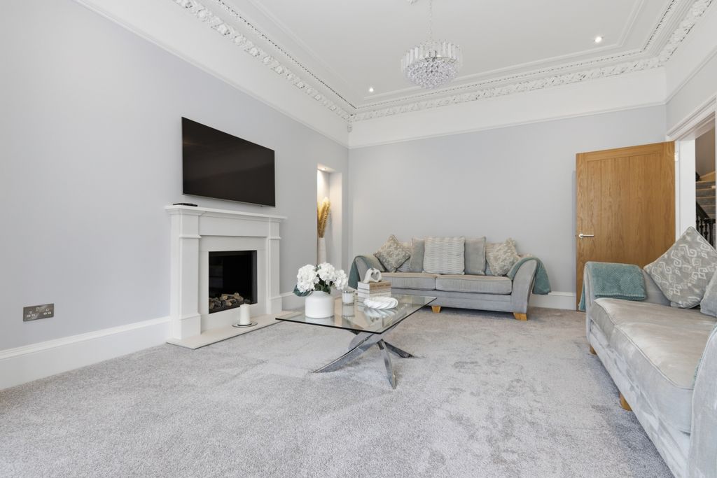 Property photo 3 of 57