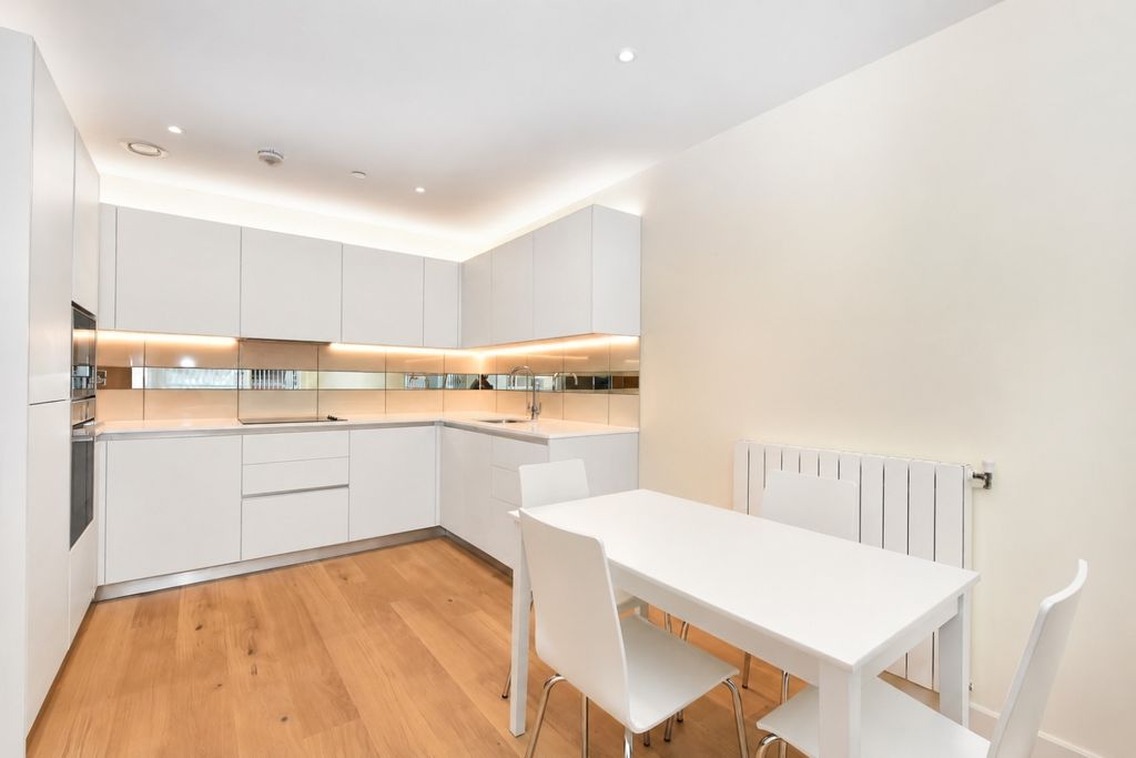Property photo 3 of 13 2606E7Ab-1E90-41B6-8920-A8Efb27c54Bf