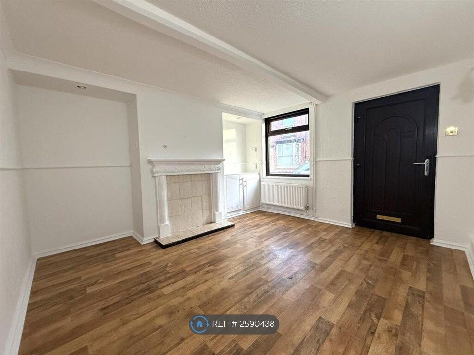 Property photo 2 of 10 Living Room