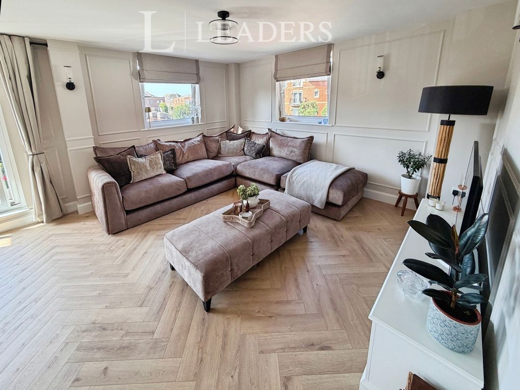 Property photo 2 of 17 Pbox-Img.Jpg
