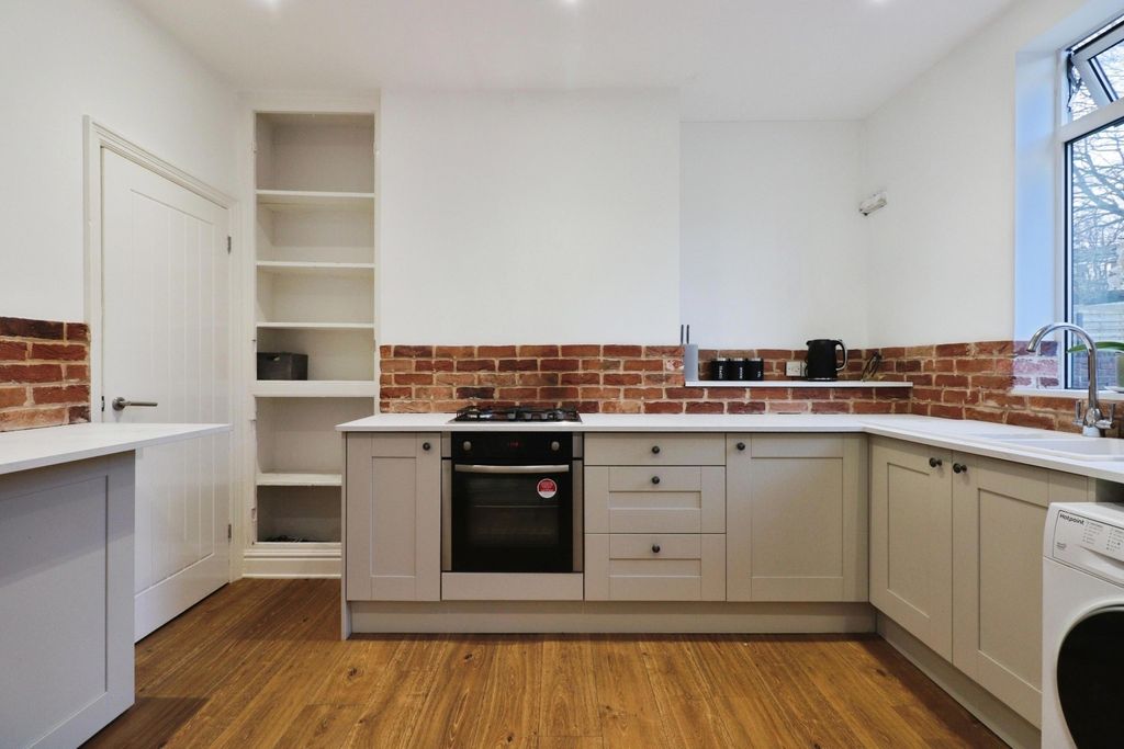 Property photo 2 of 17 Pbox-Img.Jpg