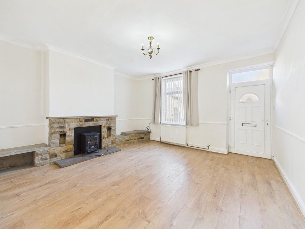 Property photo 2 of 12 Cam04899G0-Pr0317-Still006.Jpg