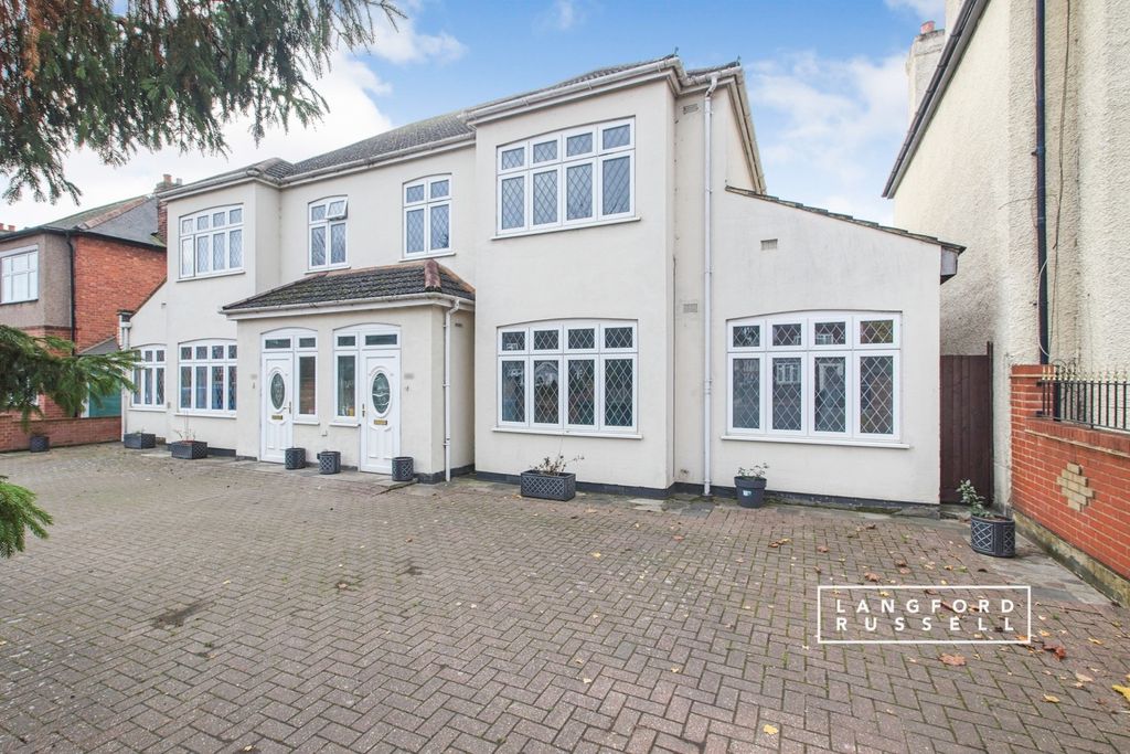 Property photo 1 of 20 8002E2c4-85c5-F01...