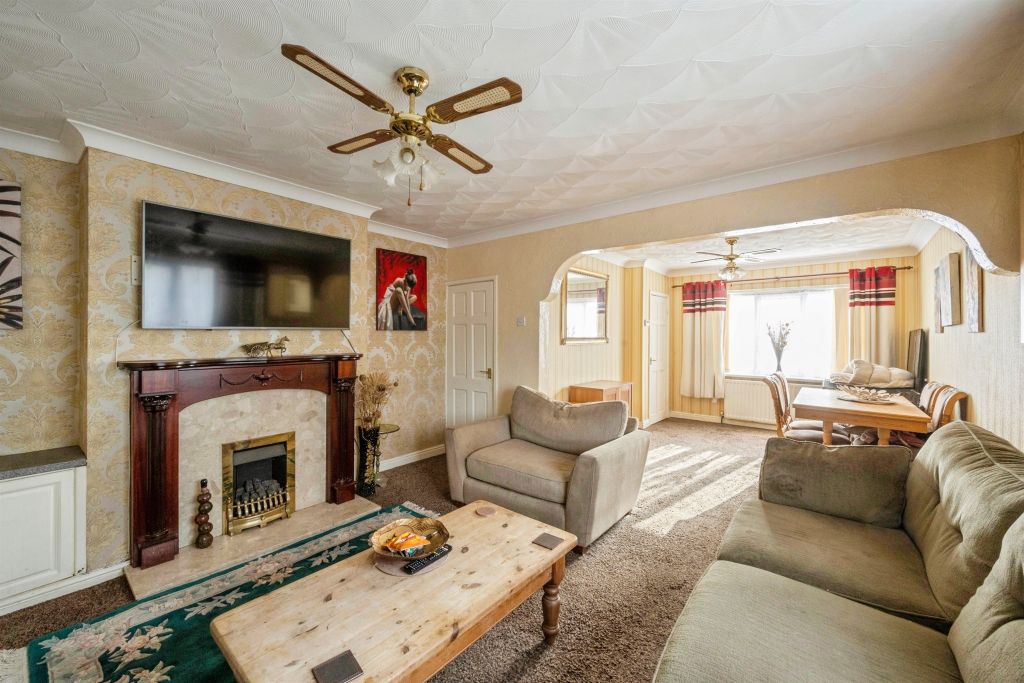 Property photo 2 of 20