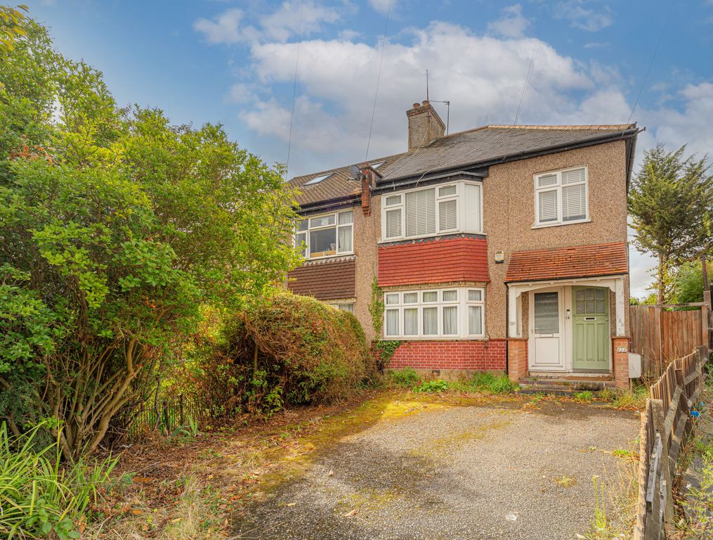 Property photo 1 of 15 Spacious 1 Bed Flat With Private Garden