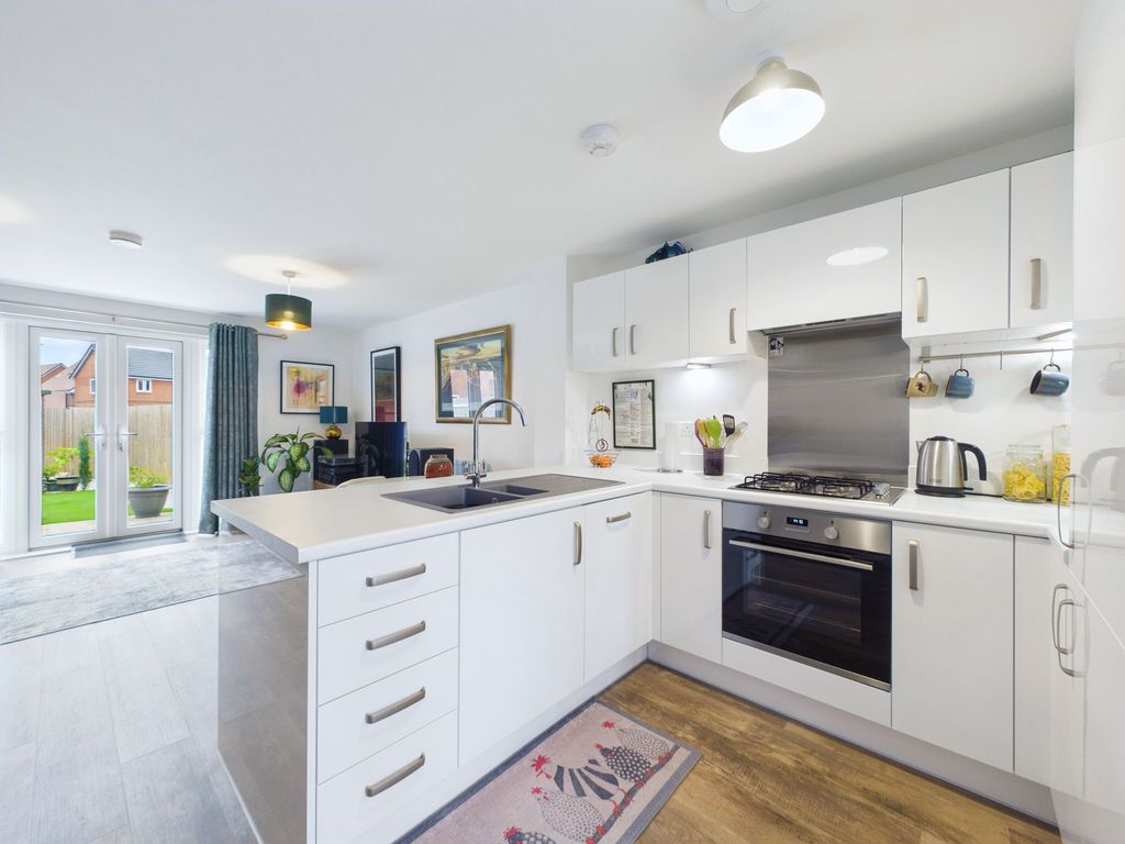 Property photo 2 of 16 Kitchen