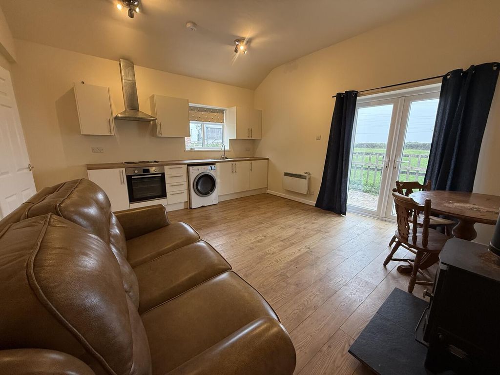 Property photo 2 of 11 Living Room