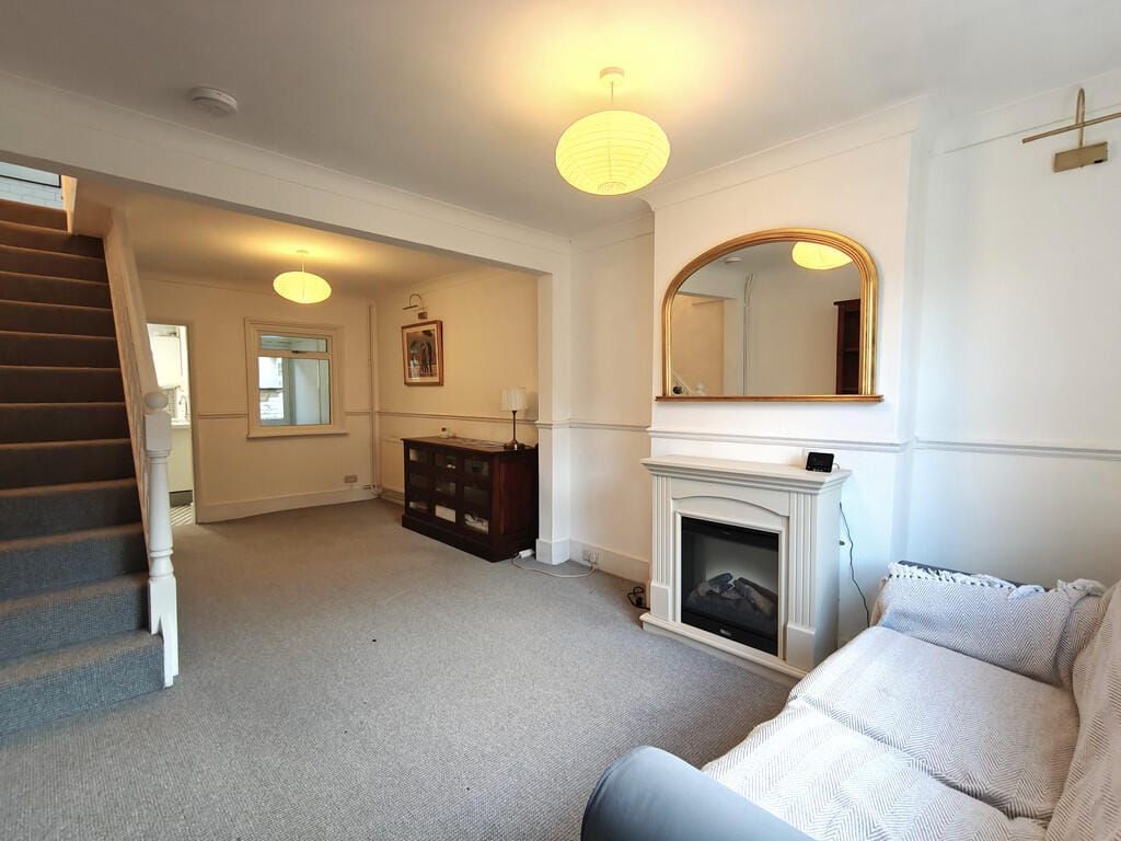 Property photo 2 of 8