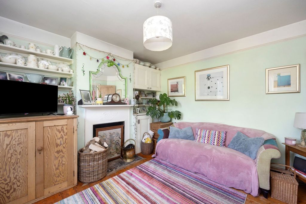 Property photo 3 of 25
