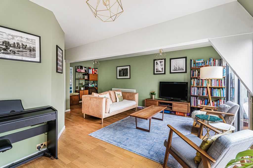 Property photo 2 of 17 Living Room