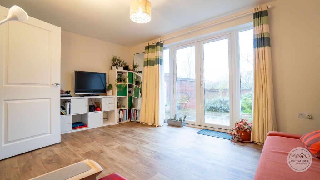 Property photo 3 of 17