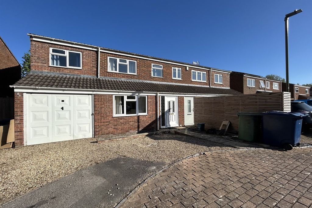 Property photo 1 of 12 (Main)