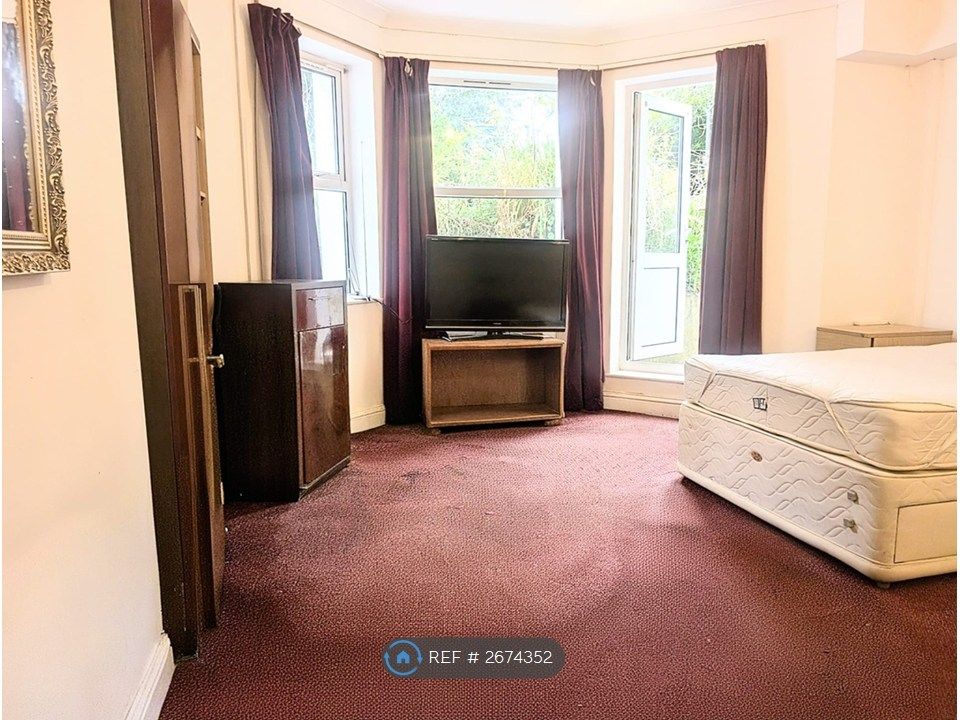 Property photo 2 of 4