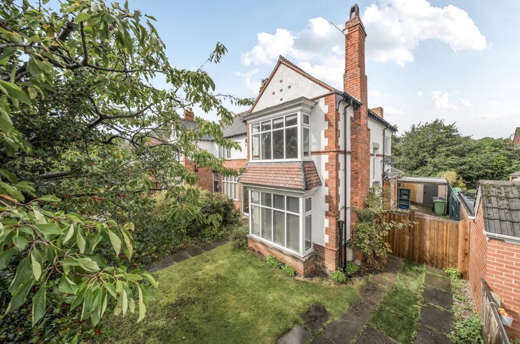 Property photo 2 of 22 -68Ba915Dace1d-l-1349570-2-68B998933Eaf7-Arw