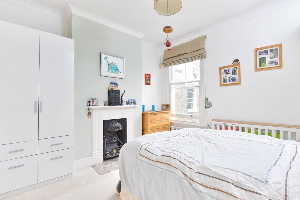 Property photo 3 of 7 Bedroom 2