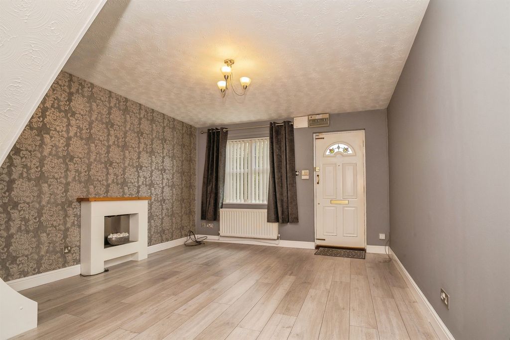 Property photo 2 of 16